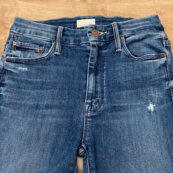 Mother High Waisted Looker Ankle Fray in Get Your Groove Back 24 - Picture 7 of 10